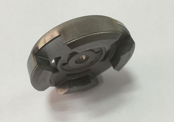 ความหนาแน่น 6.6 Shock Base Valve 40mm 45mm ชิ้นส่วนโลหะผงที่ใช้ในรถบรรทุกหนัก